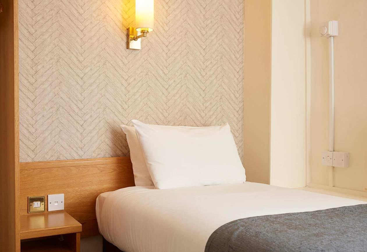 Hotel De Trafford Arms By Chef & Brewer Collection à Alderley Edge Extérieur photo