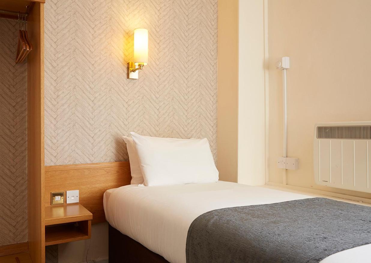 Hotel De Trafford Arms By Chef & Brewer Collection à Alderley Edge Extérieur photo