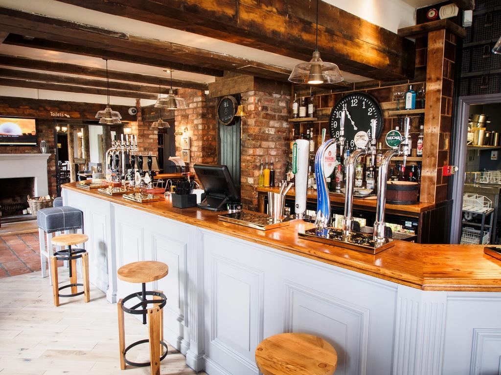 Hotel De Trafford Arms By Chef & Brewer Collection à Alderley Edge Extérieur photo
